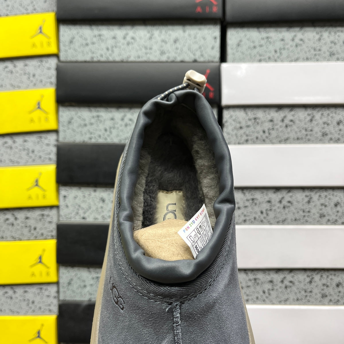 UGG Platform Sneaker – Asphalt & Taupe (Sizes 35–45)