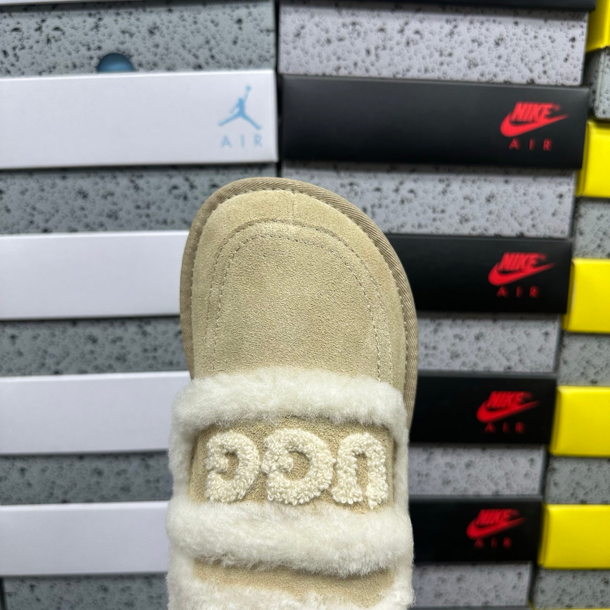 UGG Plush Mule – Sand (Sizes 35–40)
