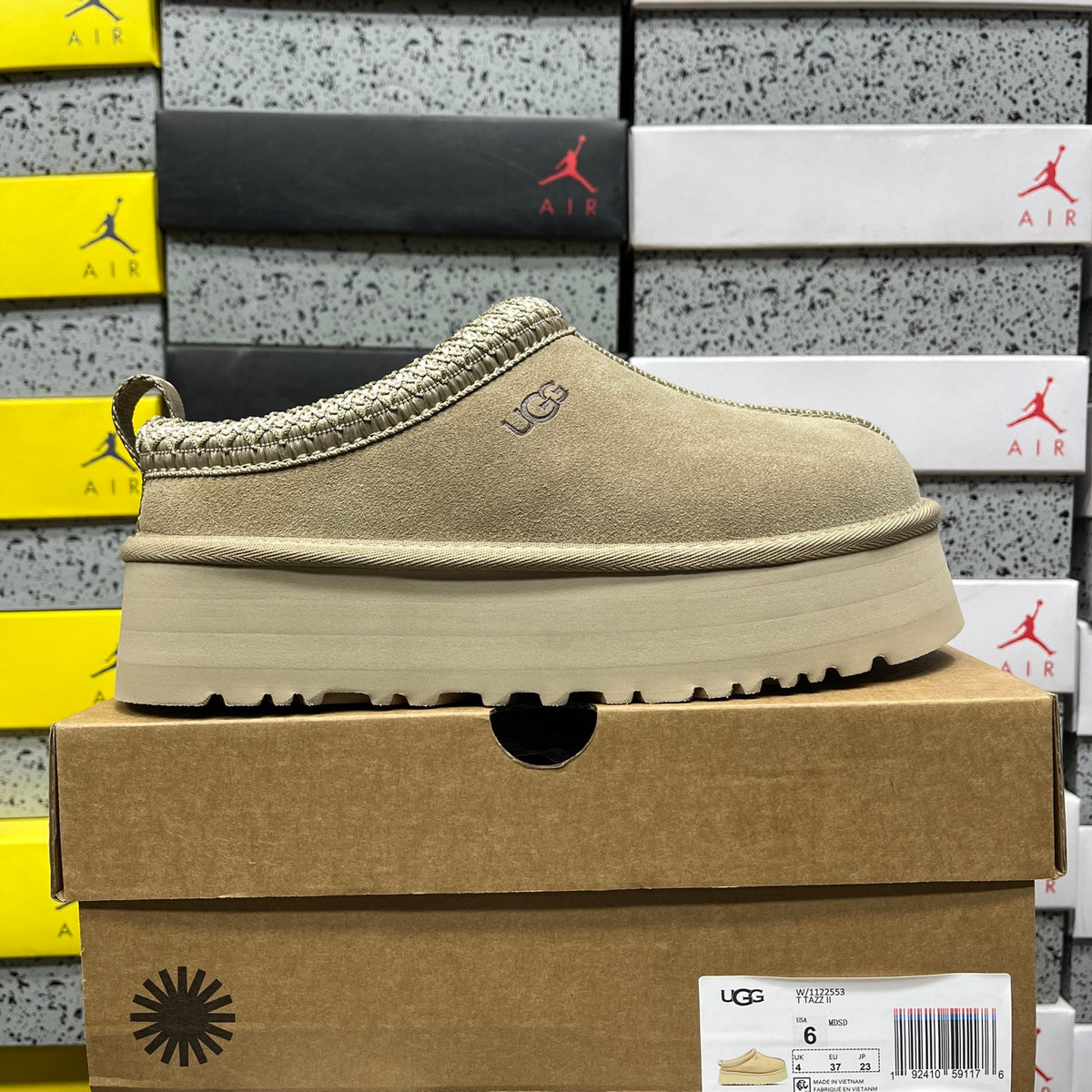 UGG Tazz Platform Slipper – Natural & Gold Braid (Sizes 35–40)