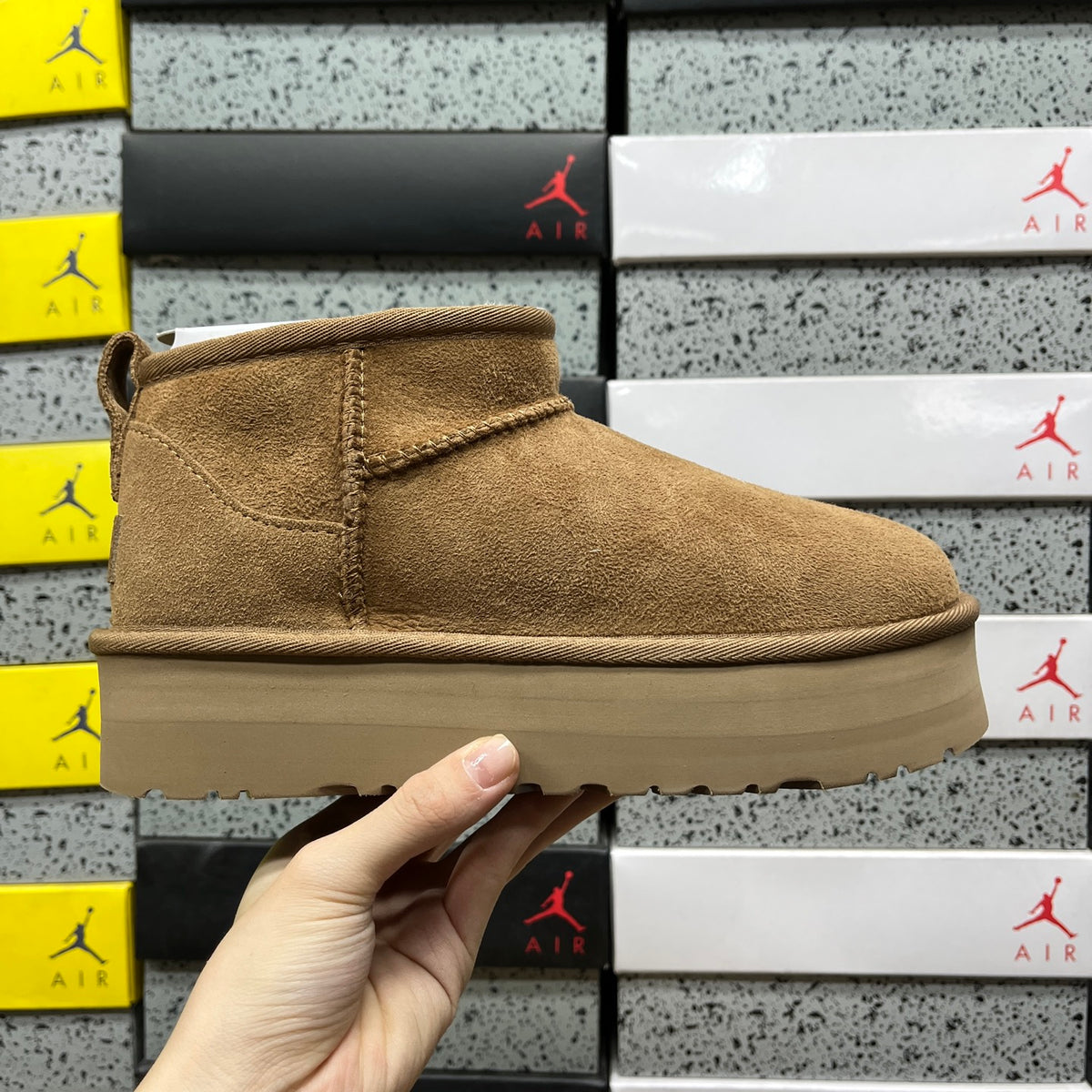 UGG Classic Ultra Mini Platform Boot – Chestnut (Sizes 35–40)