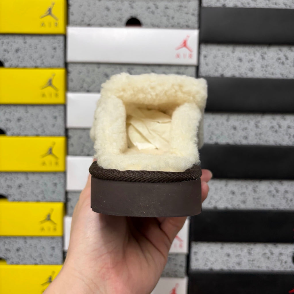 UGG Plush Mule – Chocolate (Sizes 35–40)