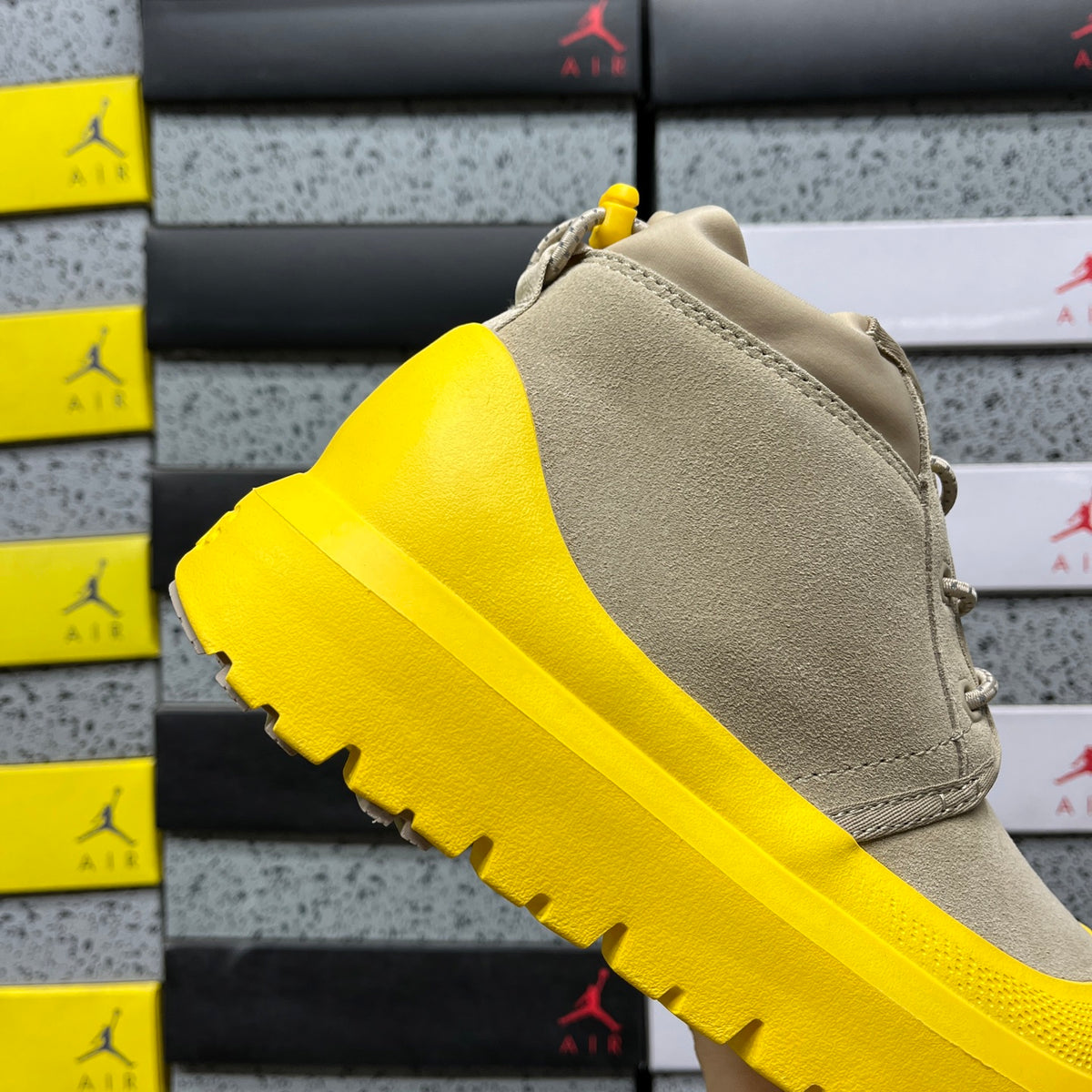 UGG Neumel Boot – Sand & Yellow