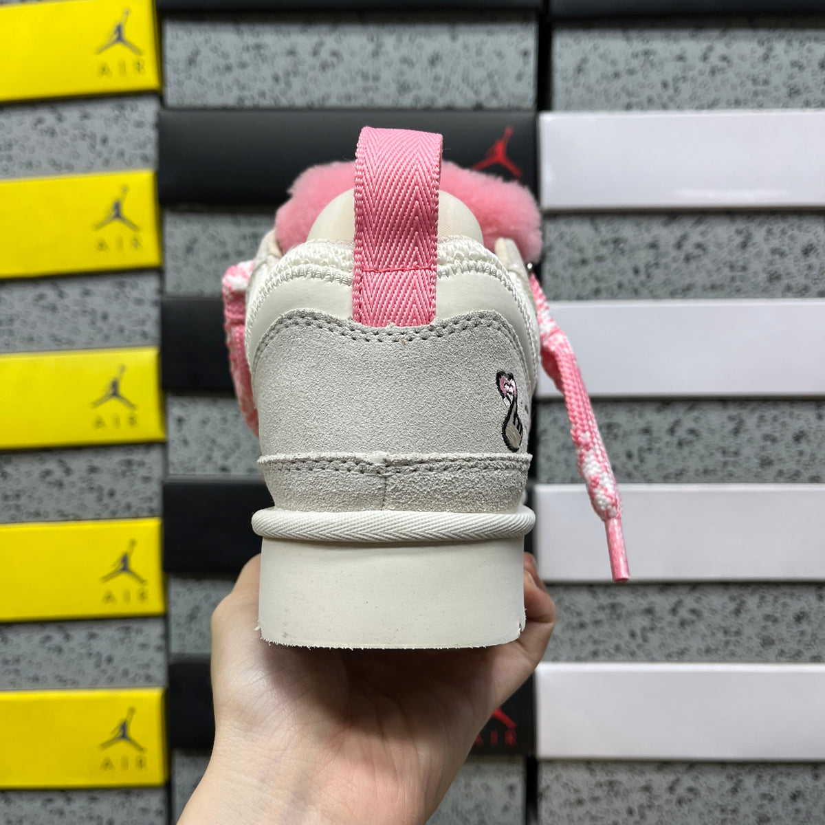 UGG Lowmel Sneaker – White Pink (Sizes 35–40)