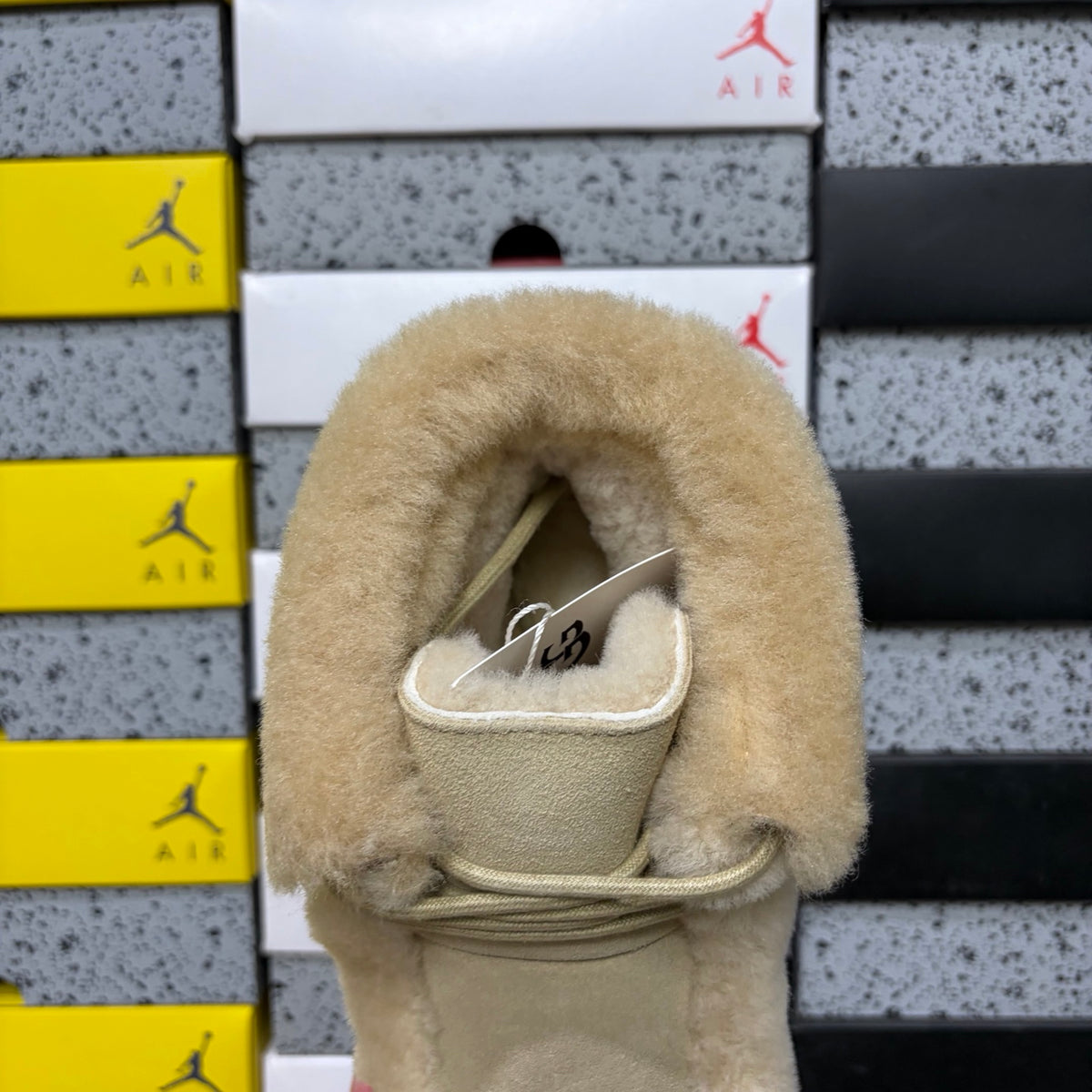 UGG Goldenstar Platform Boot – Sand (Sizes 35–40)