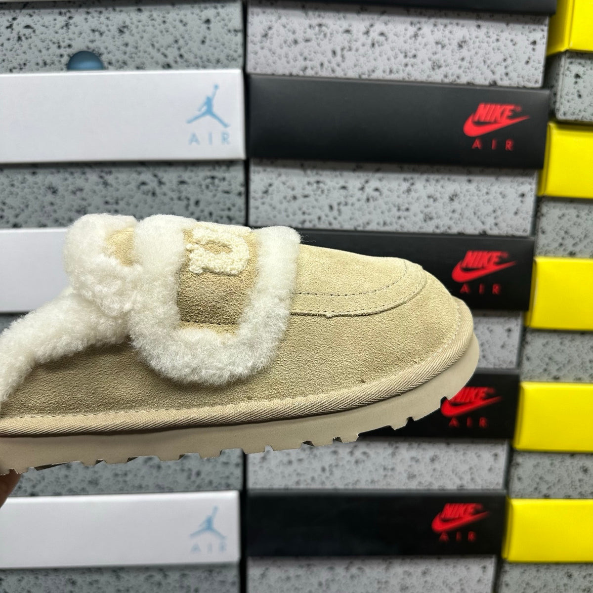UGG Plush Mule – Sand (Sizes 35–40)