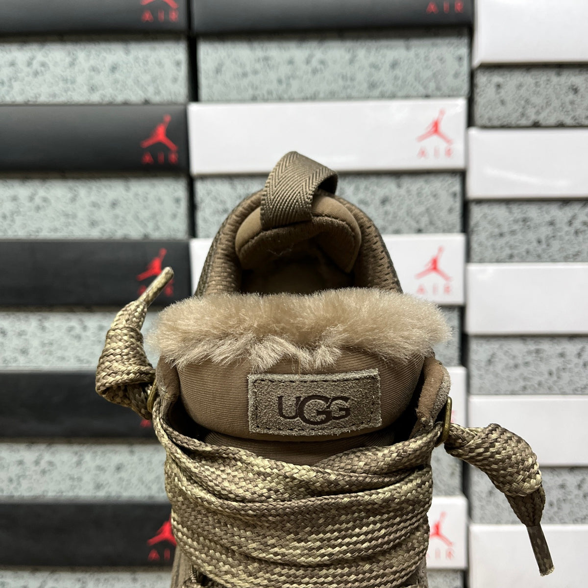 UGG Lowmel Sneaker – Smoky Brown (Sizes 35–44)