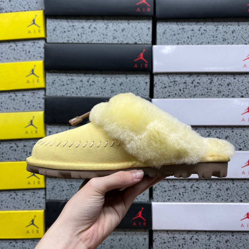 UGG Shearling Platform Mule – Butter (Sizes 35–40)