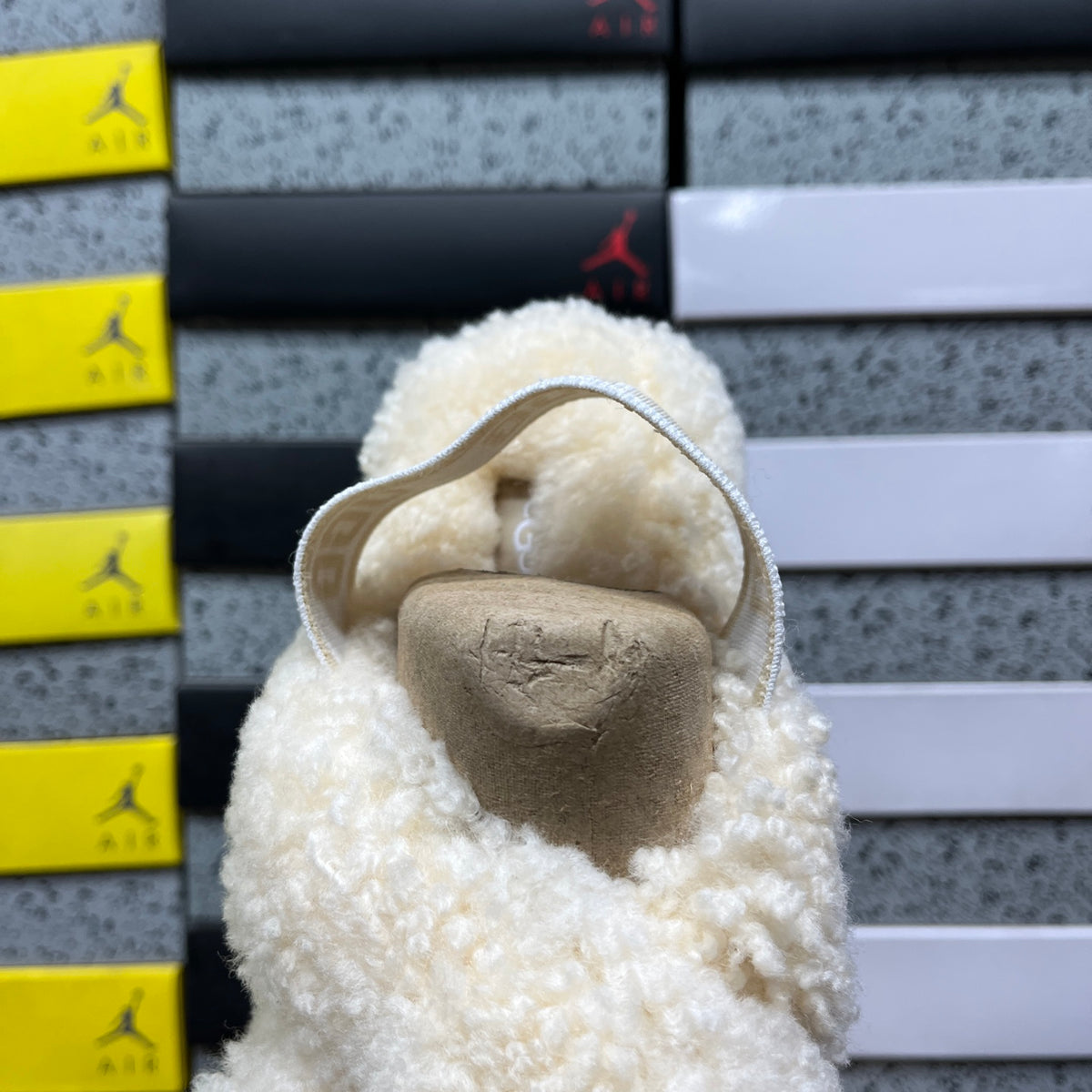 UGG Sherpa Platform Slipper – Cream (Sizes 35–40)