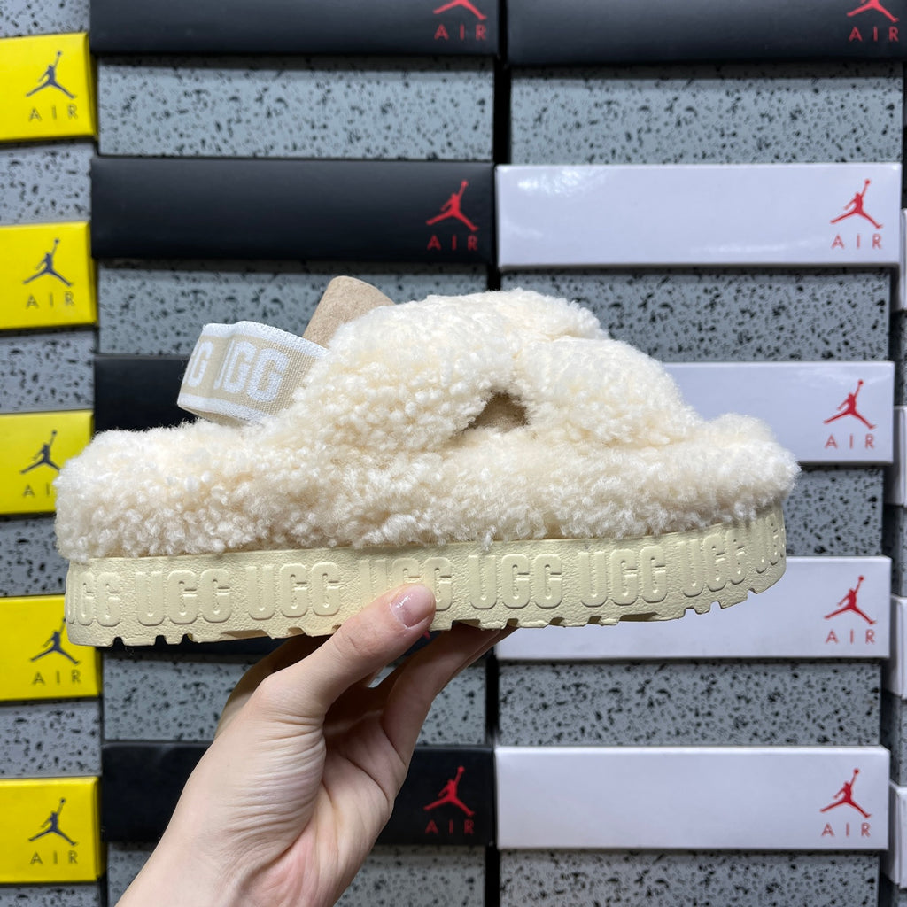 UGG Sherpa Platform Slipper – Cream (Sizes 35–40)