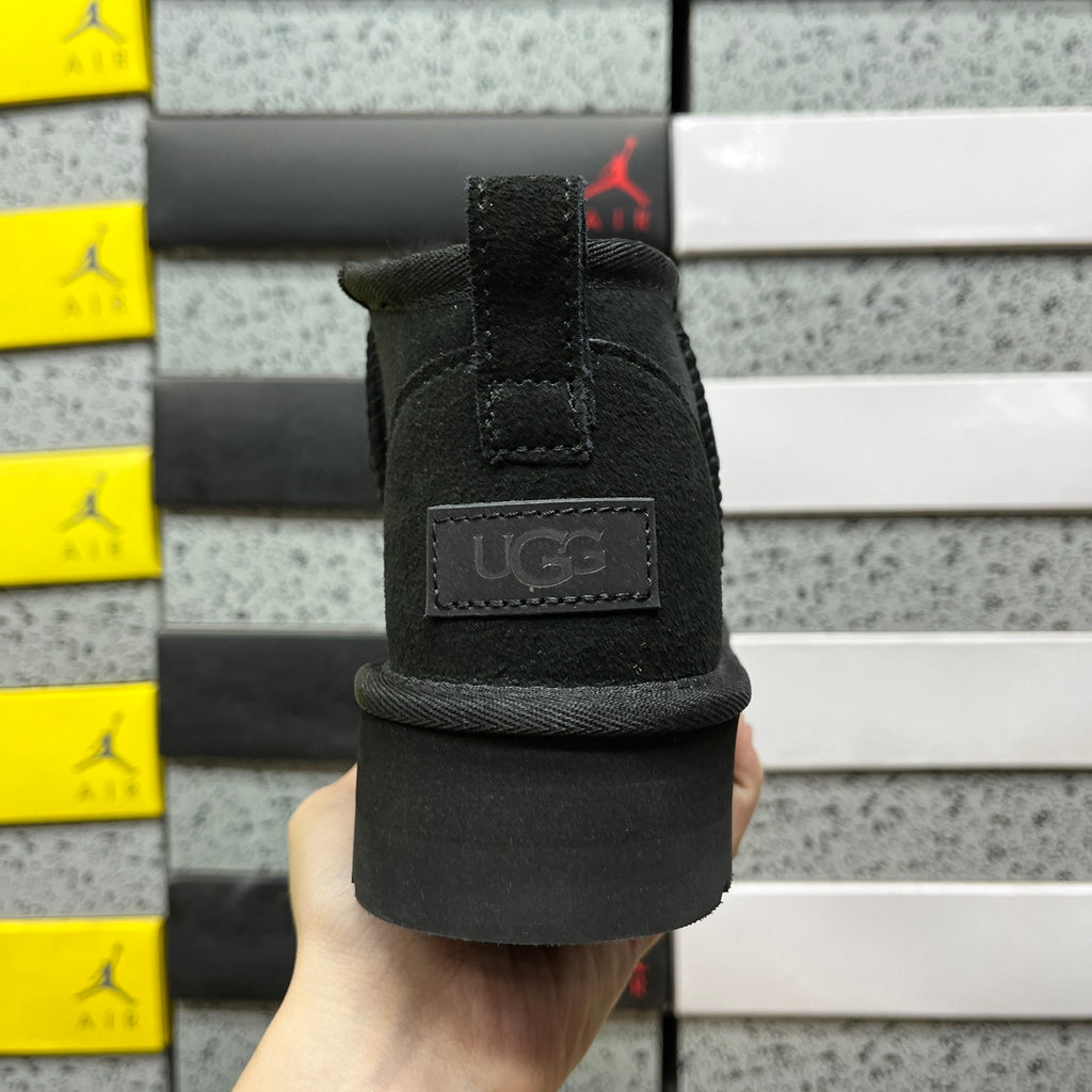 UGG Classic Ultra Mini Platform Boot – Black (Sizes 35–40)