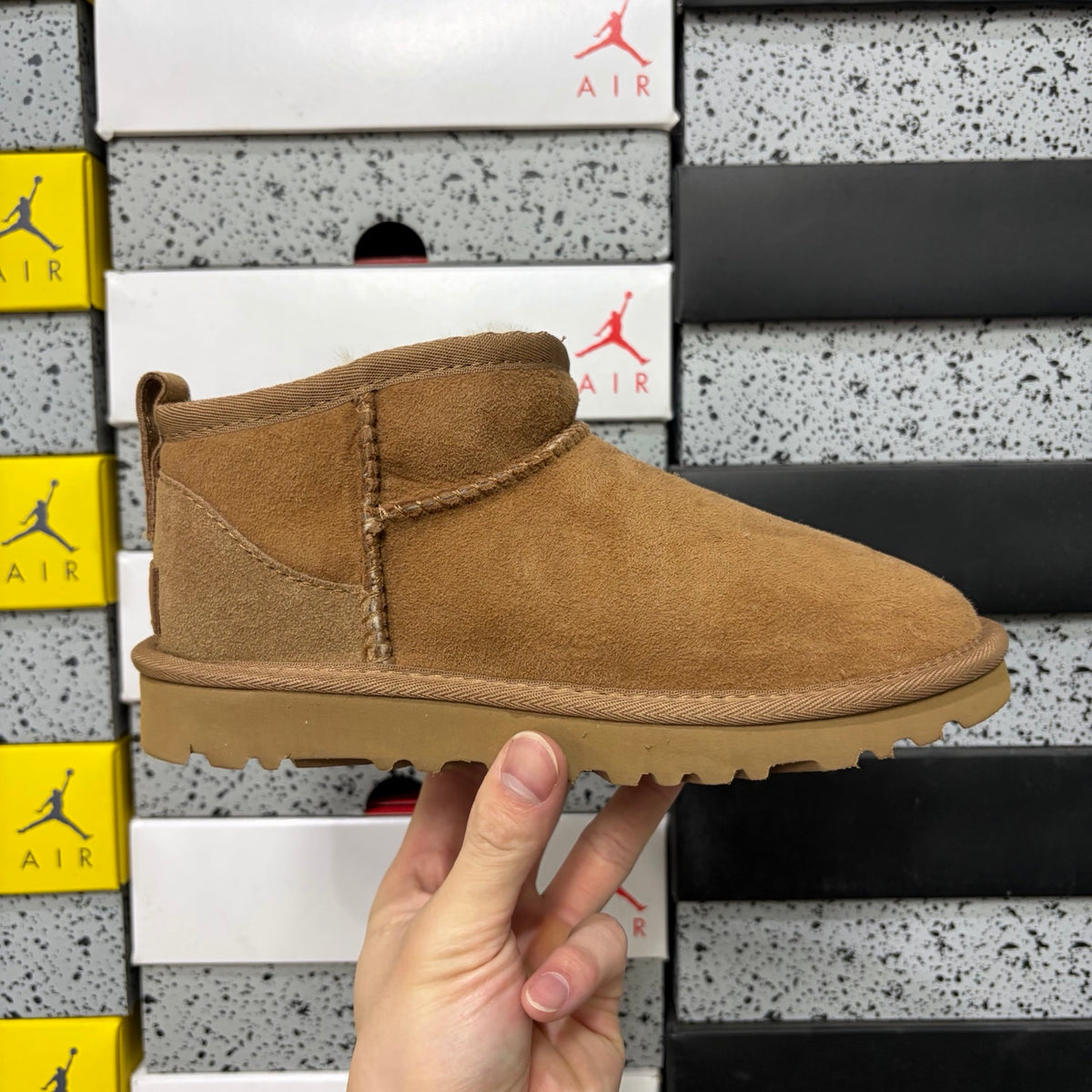 UGG Ultra Mini Boot – Chestnut (Sizes 35–44)