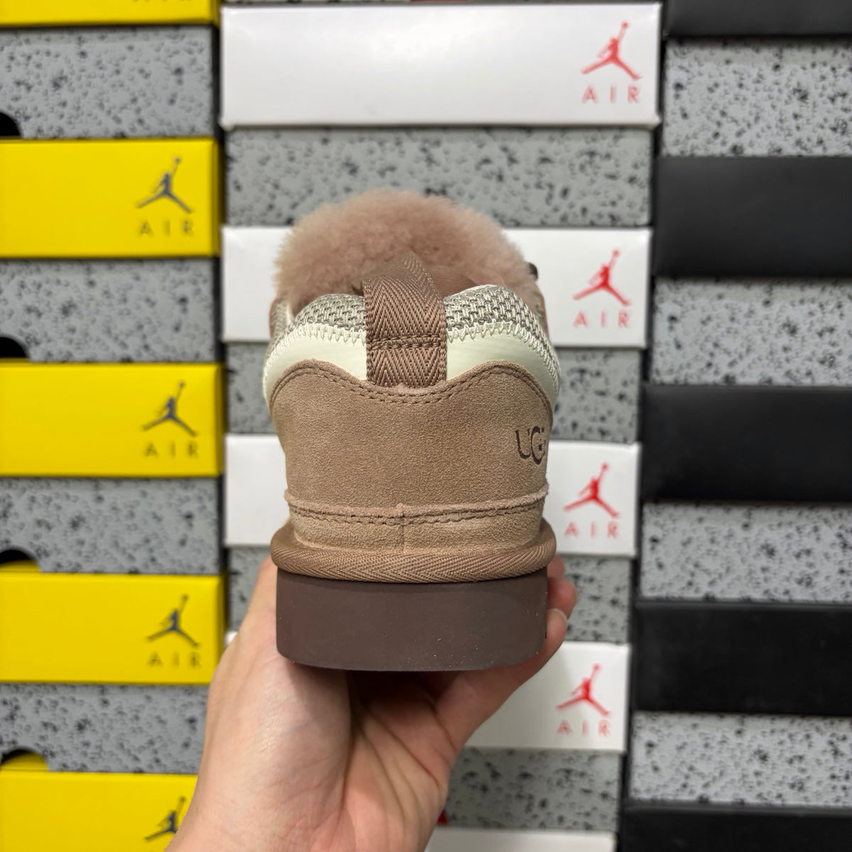 UGG Lowmel Sneaker – Sand/Pink (Sizes 35–44)