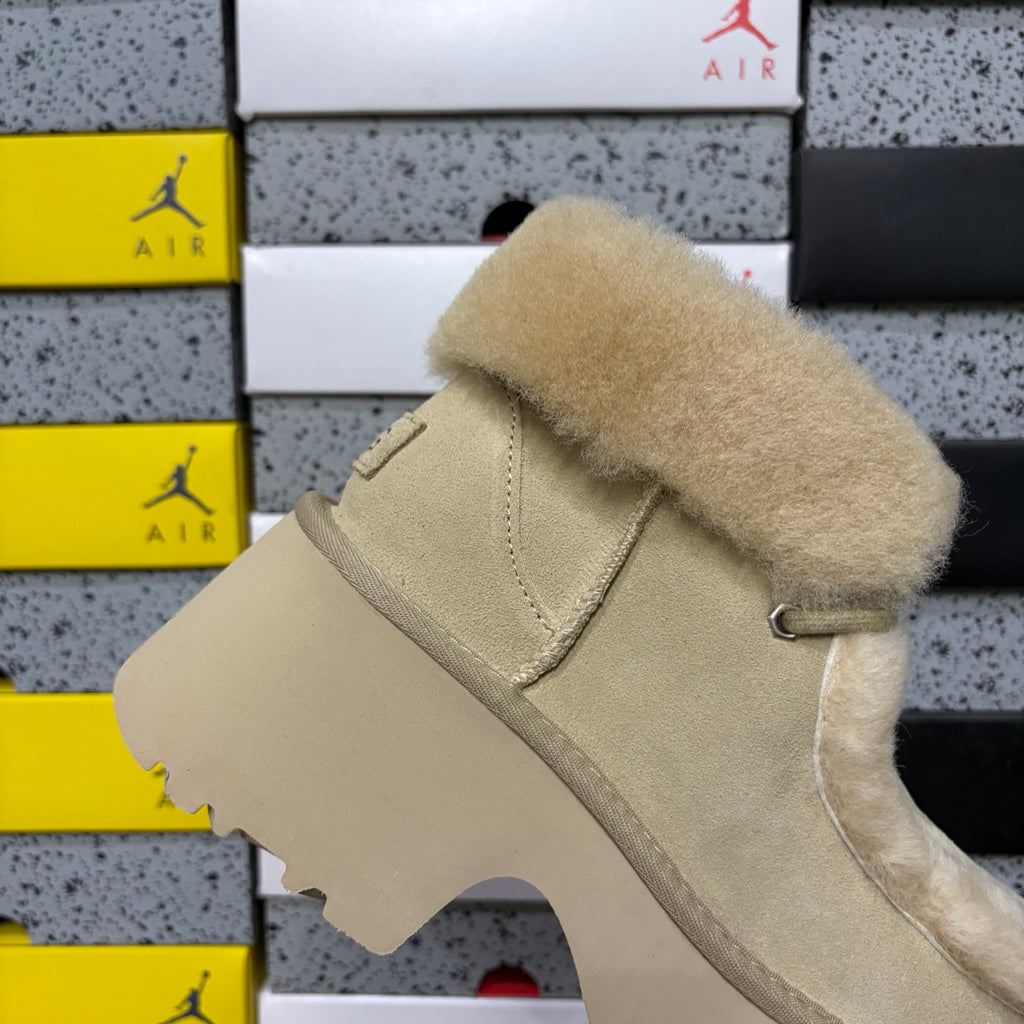 UGG Goldenstar Platform Boot – Sand (Sizes 35–40)