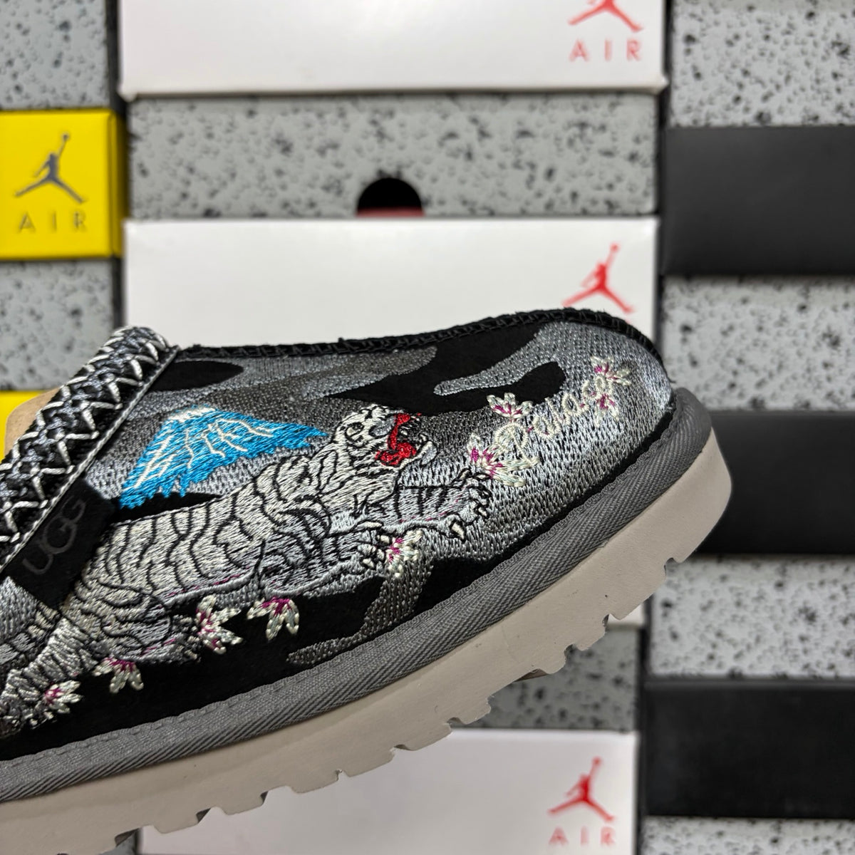 UGG Tazz Mule – Black Sukajan Dragon & Tiger Embroidery (Sizes 36–45)