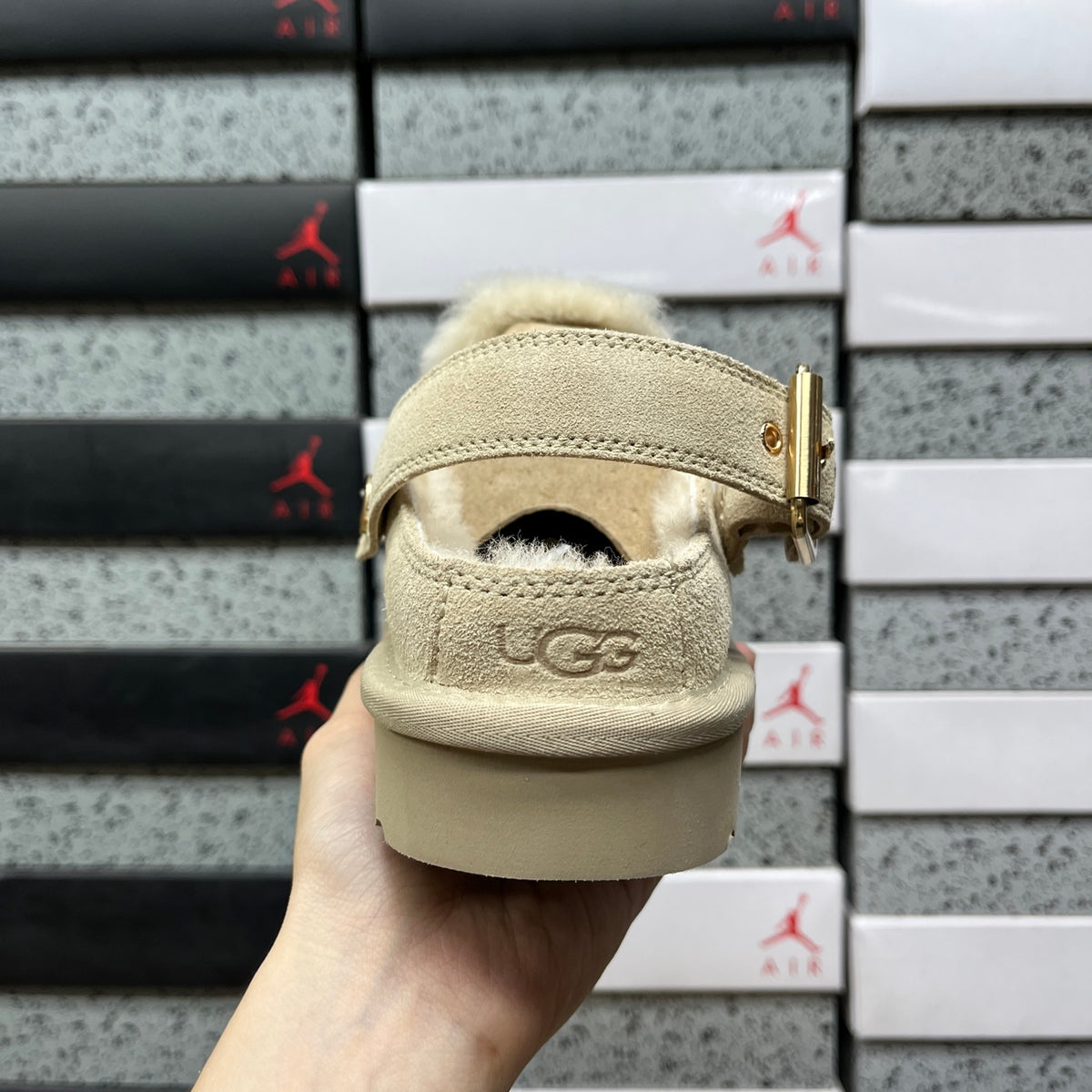 UGG Shearling Platform Clog – Oat (Sizes 35–40)