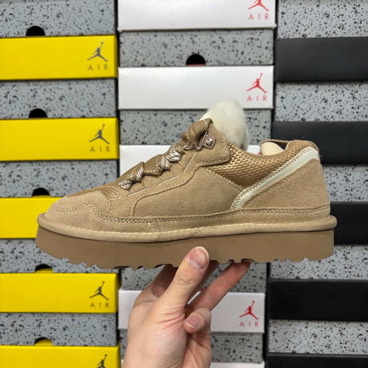 UGG Lowmel Sneaker – Sand (Sizes 35–44)