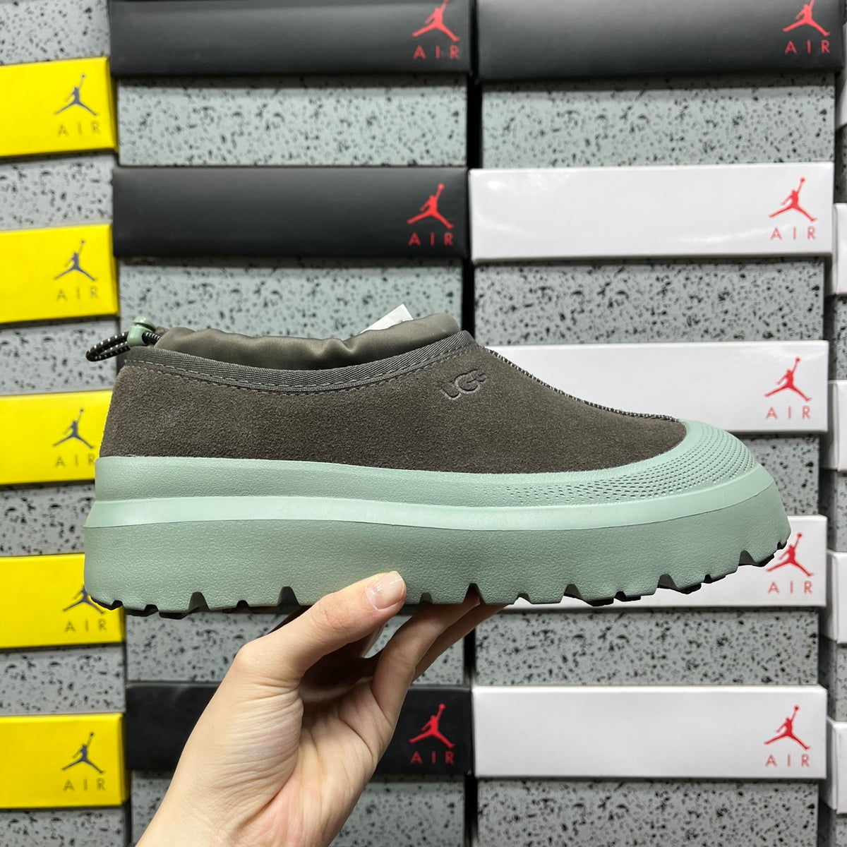 UGG Platform Sneaker – Olive & Mint (Sizes 35–45)