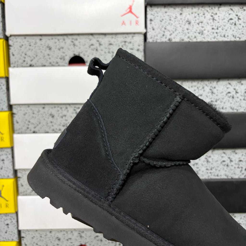 UGG Classic Short Boot – Black