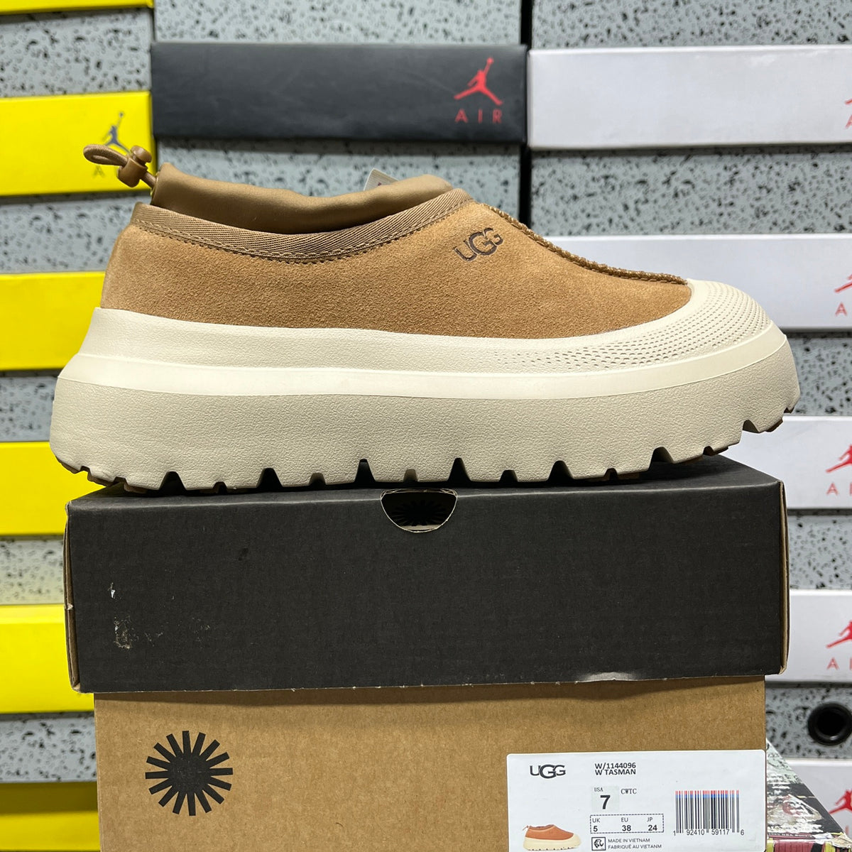 UGG Platform Sneaker – Chestnut & Cream (Sizes 35–45)