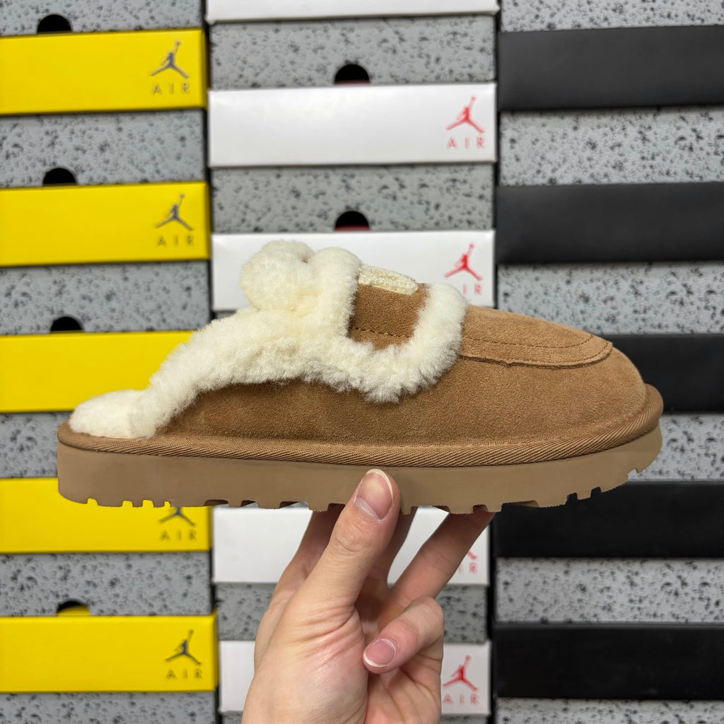 UGG Plush Mule – Chestnut (Sizes 35–40)