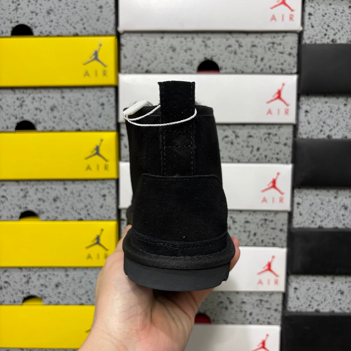 UGG Neumel Boot – Black (Sizes 35–44)
