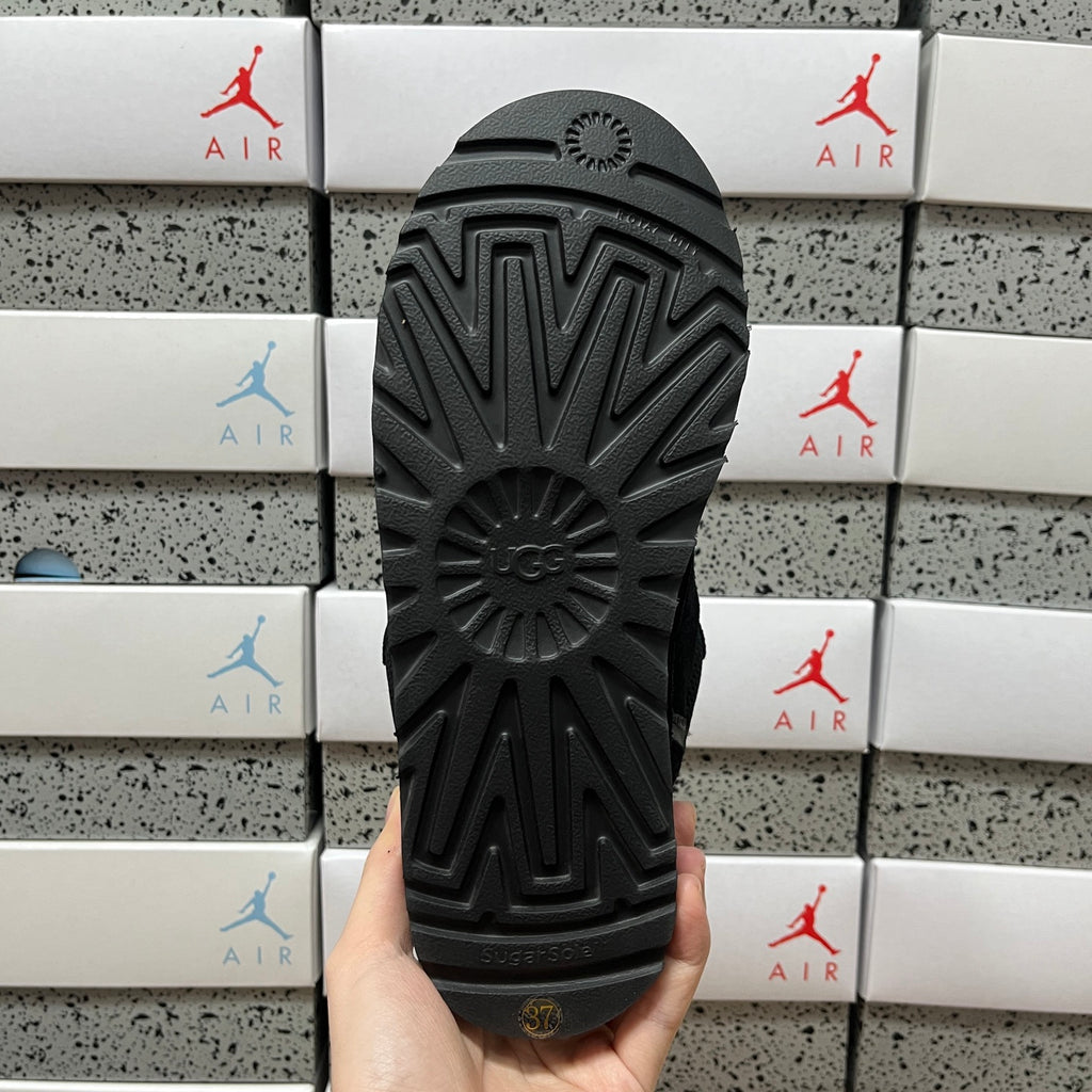 UGG Lowmel Sneaker Boot – Black (Sizes 35–40)