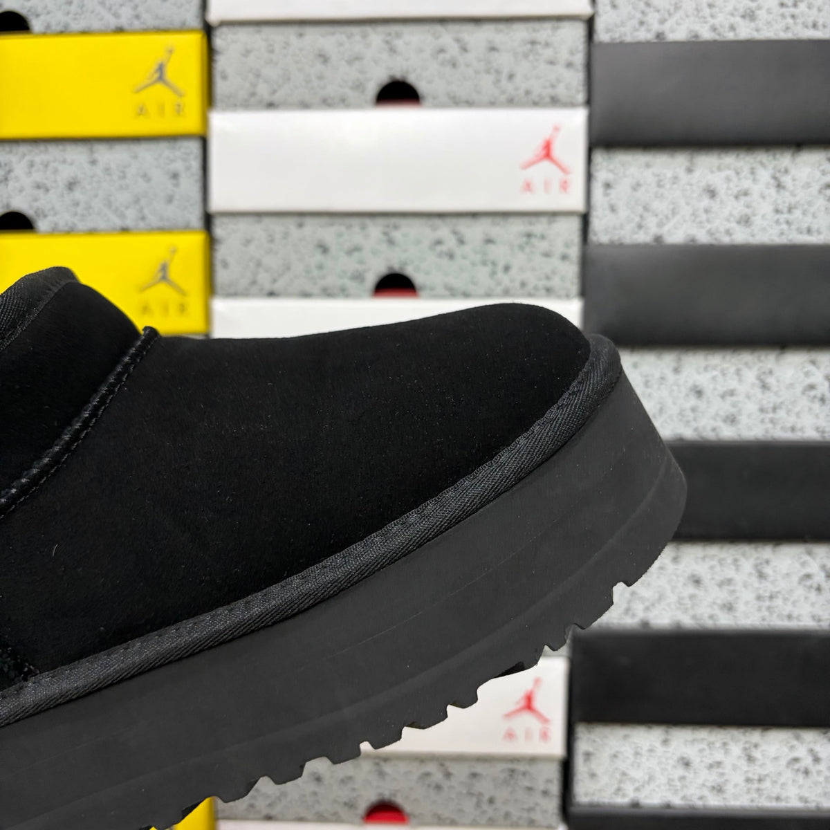 UGG Ultra Mini Platform Boot – Black | 5cm Platform