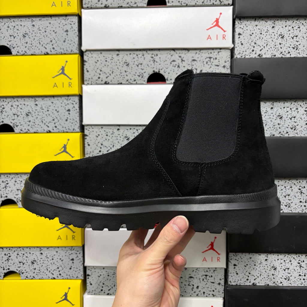 UGG Burleigh Chelsea Boot – Black (Sizes 39–44)