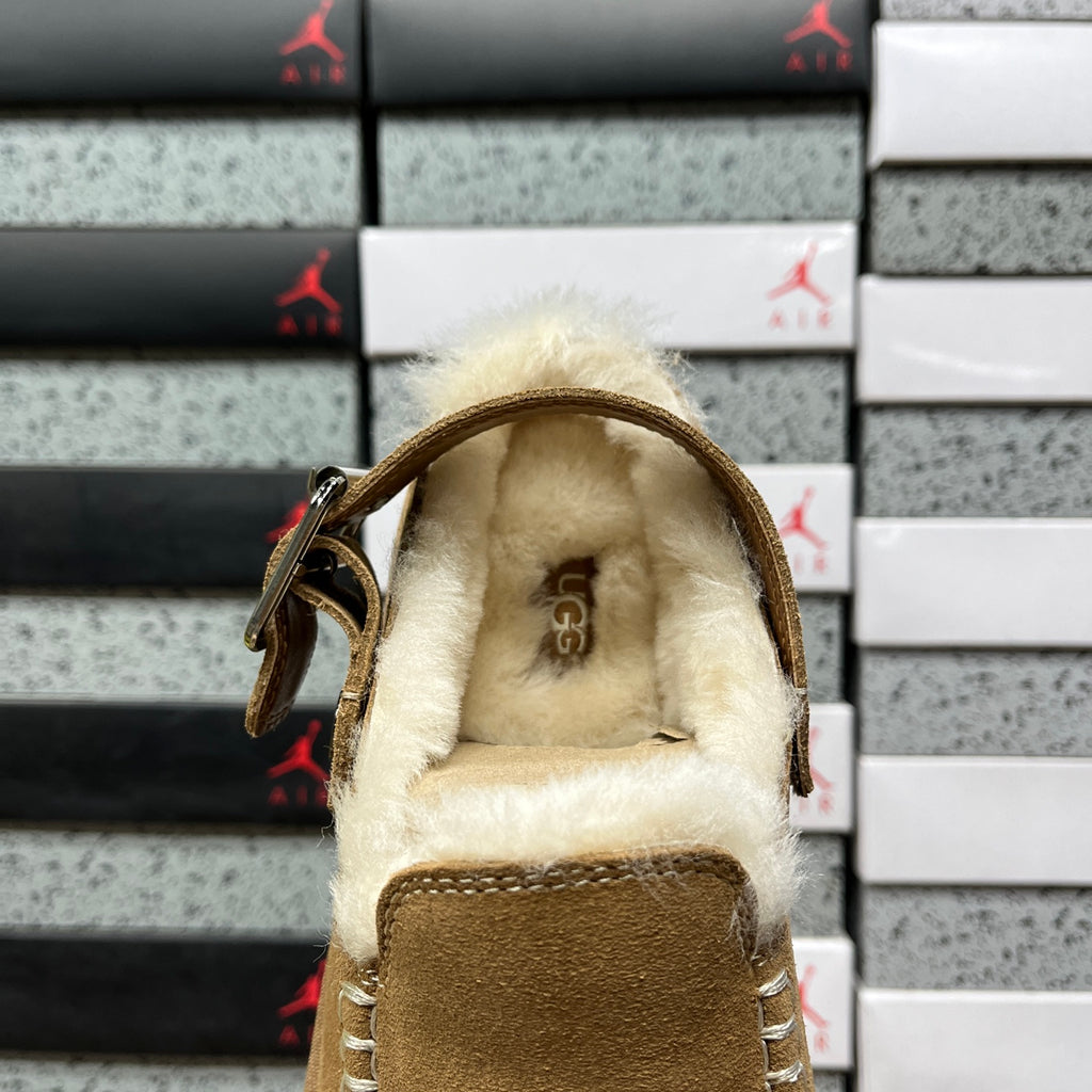 UGG Shearling Platform Clog – Chestnut (Sizes 35–40)
