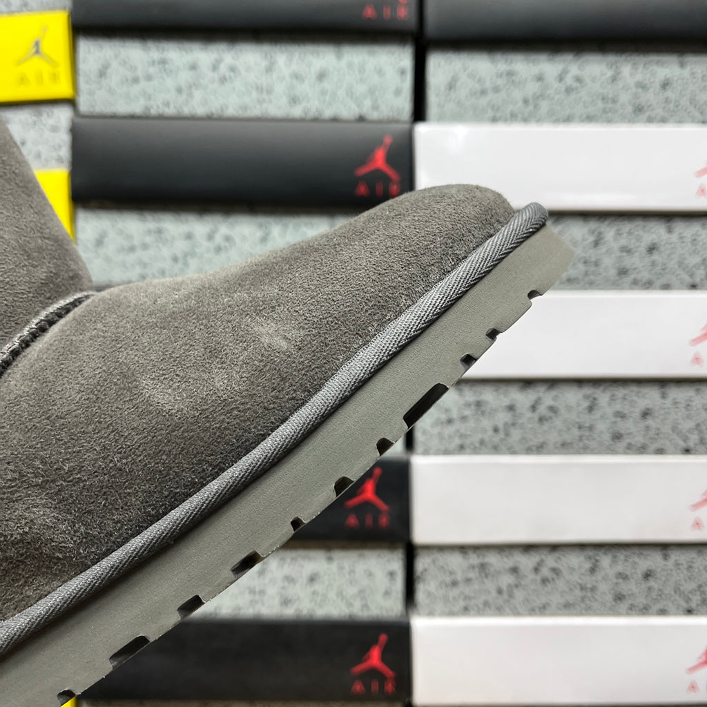 UGG Classic Short Boot – Charcoal Gray