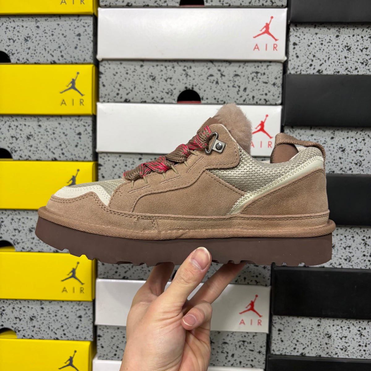 UGG Lowmel Sneaker – Sand/Pink (Sizes 35–44)