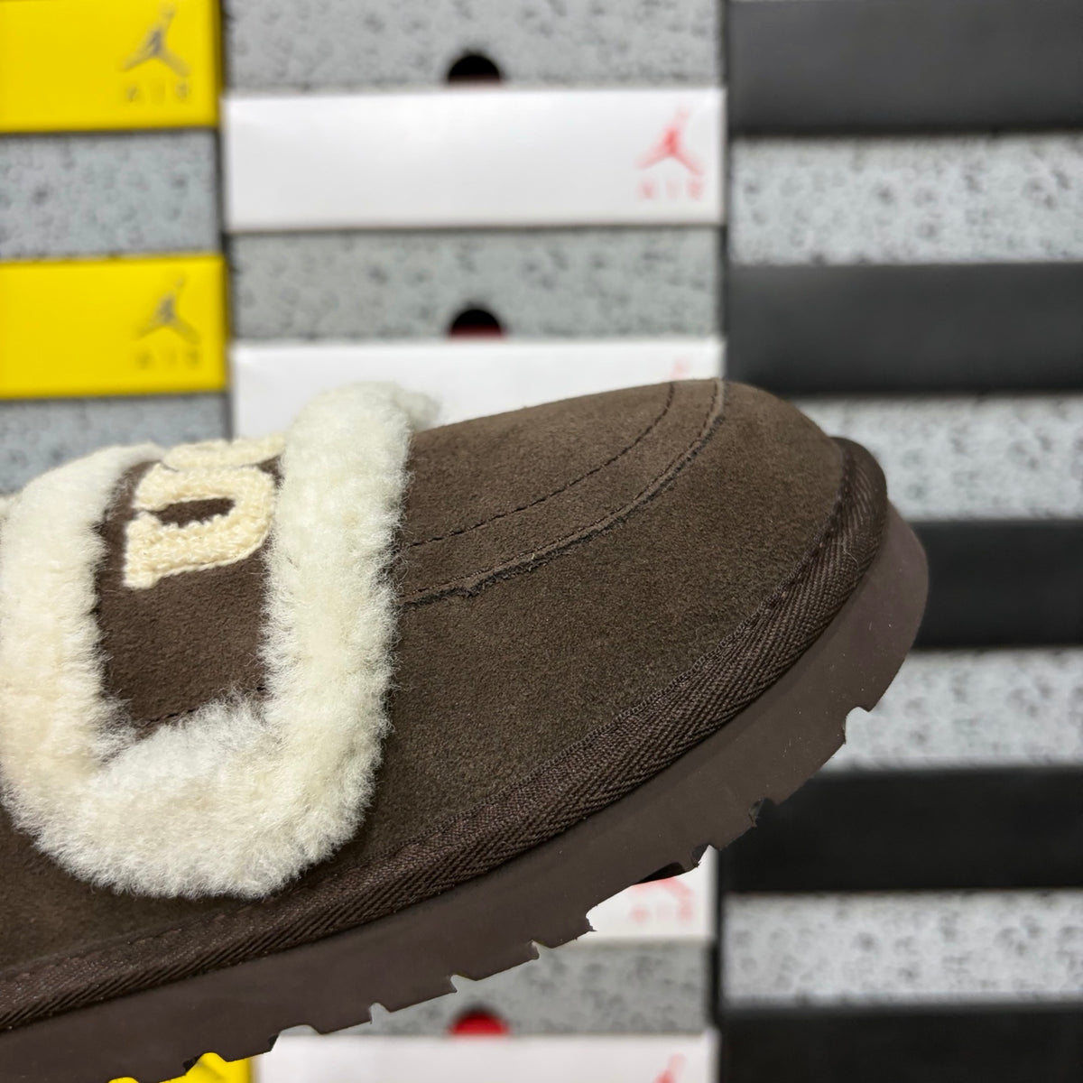 UGG Plush Mule – Chocolate (Sizes 35–40)